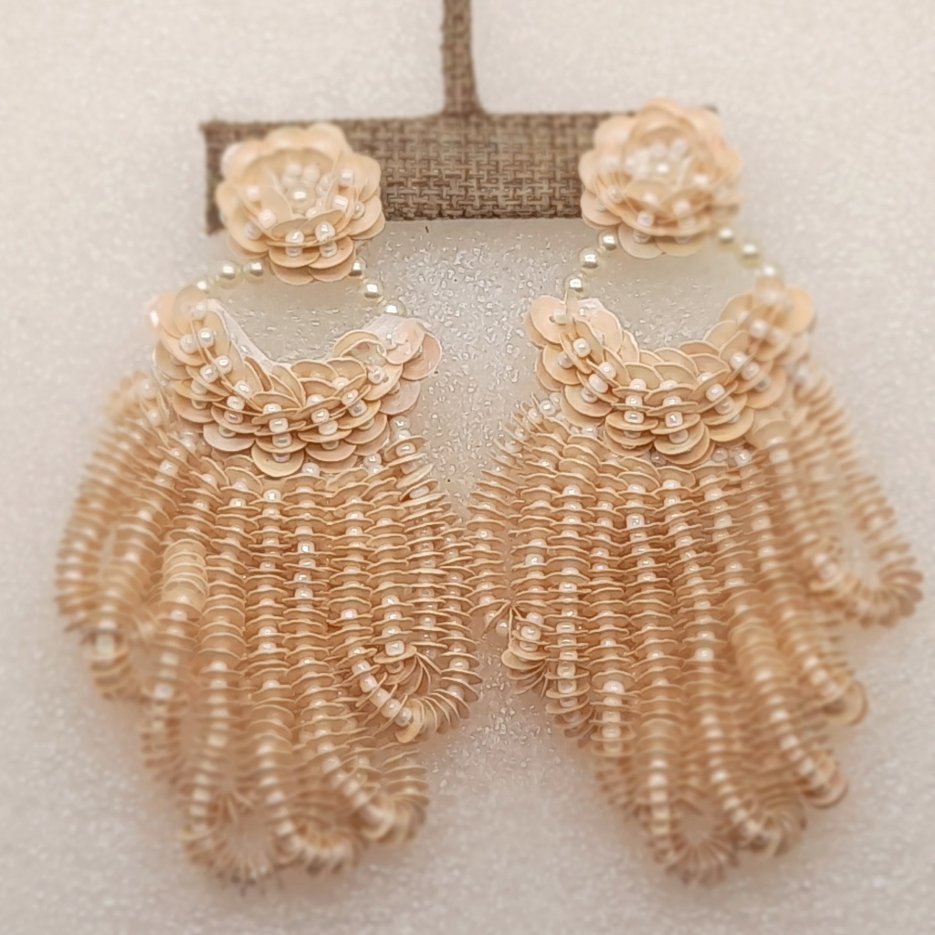 Vintage Long Handmade Cream Seed Beaded Sequins Clip On Dangle Fashion Earrings 25$